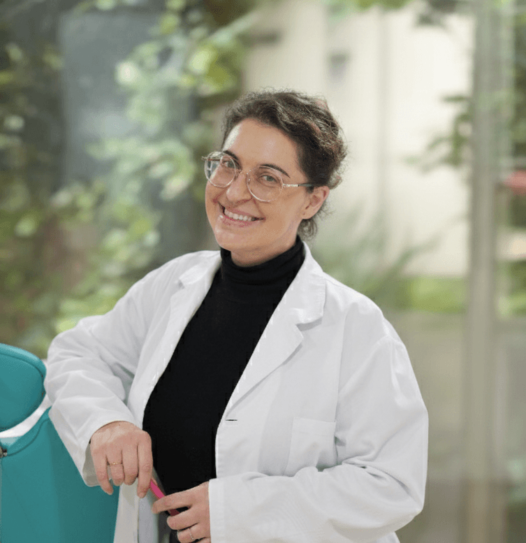 Dra. Nuria Gavilán - Estética Dental